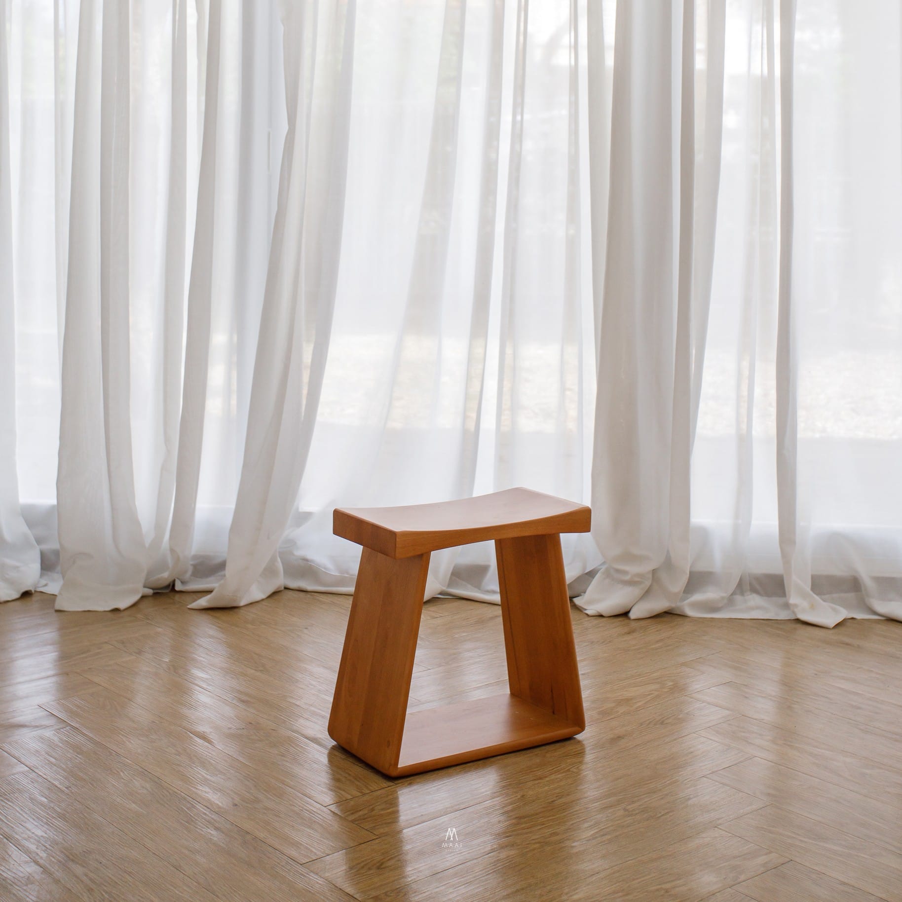 เก้าอี้บาร์ไม้ยางพารา MAAI DESIGN รุ่น BULL STOOL สีโอ๊ค_7
